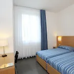 Genova Отель