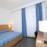 Отель Genova
