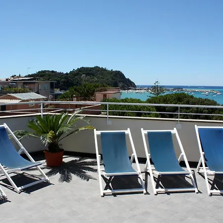Genova 3*